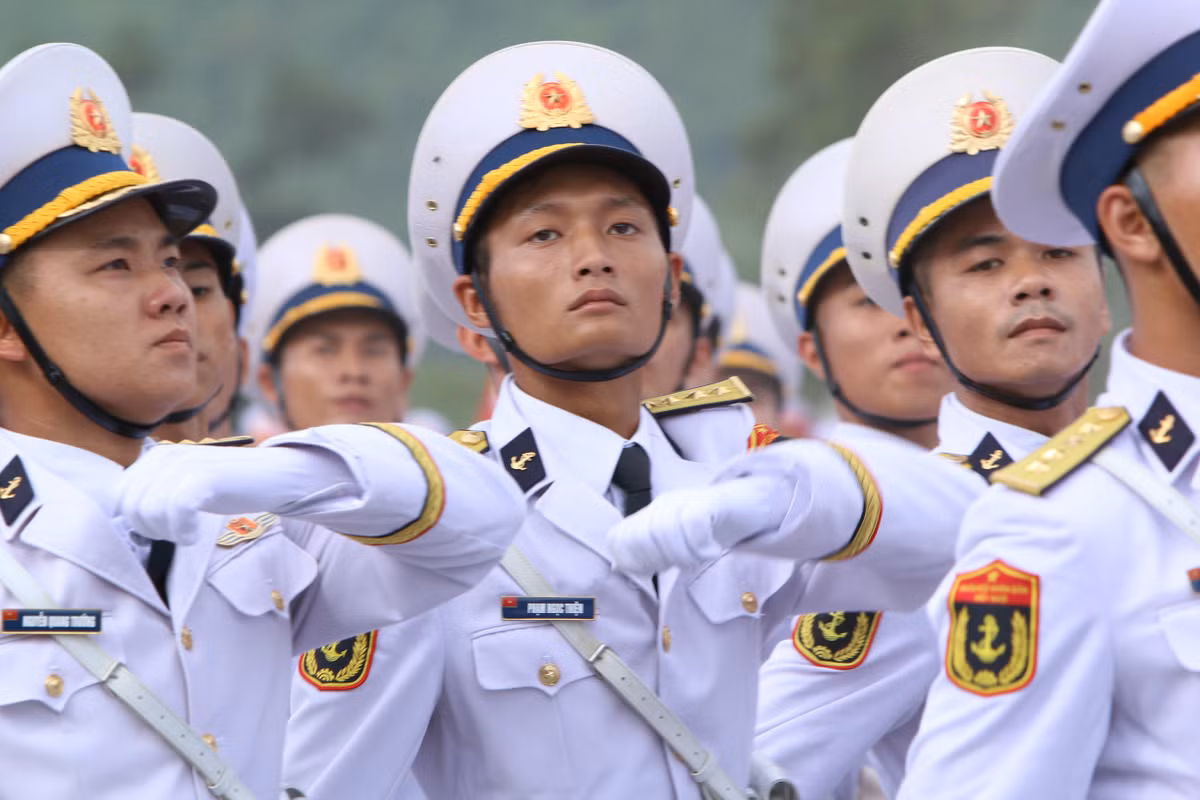 Tham gia buổi tổng hợp luyện lần hai có hơn 16.300 cán bộ, chiến sĩ thuộc các khối lực lượng vũ trang tham gia tổng hợp luyện, trong đó có các khối đứng, khối xe chỉ huy - Tổ quân kỳ, khối xe chỉ huy - Tổ công an kỳ, 42 khối đi hợp luyện với 14 khối xe, pháo quân sự, xe đặc chủng công an.