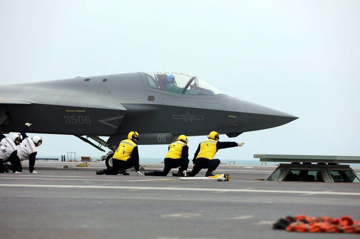 Truyền thông nhà nước đưa tin các vụ phóng diễn ra trước cuộc duyệt binh, mặc dù không cung cấp ngày giờ cụ thể.