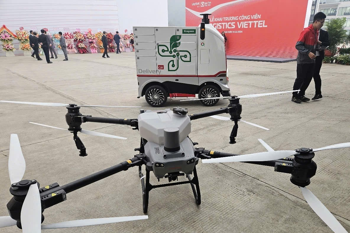 Đây là lần đầu tiên ở Việt Nam, dịch vụ giao hàng không người lái được tích hợp vào hoạt động vận chuyển trong môi trường dân cư thực tế, dưới sự quản lý tập trung của hệ thống điều hành.