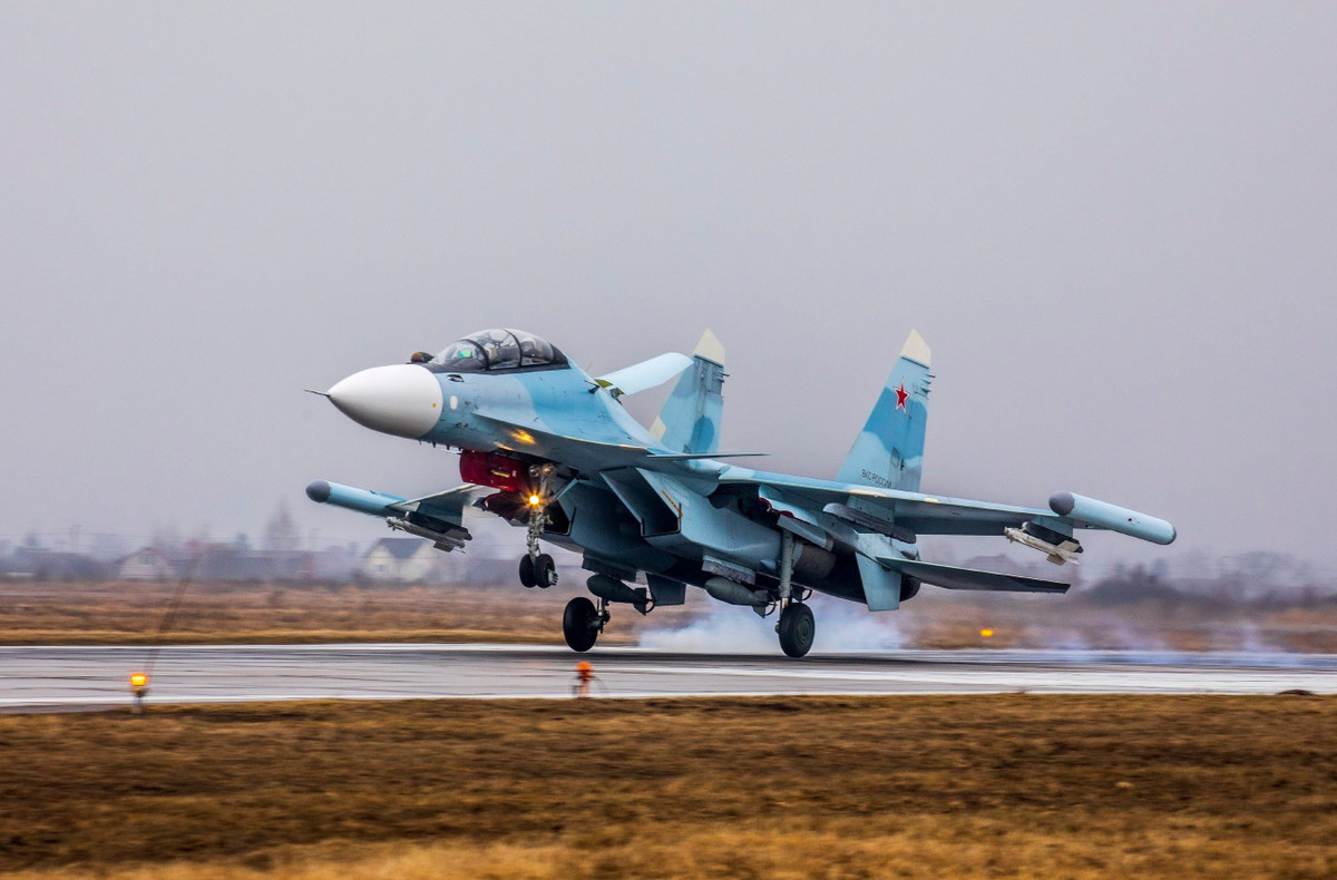 Theo SBU, trong nhiệm vụ mang tên Trung tâm Tác chiến Đặc biệt “A”, UAV Ukraine đã phá hủy một chiếc Su-30SM, làm hư hại một chiếc khác, đồng thời đánh trúng ba chiếc Su-24 và một kho vũ khí hàng không.