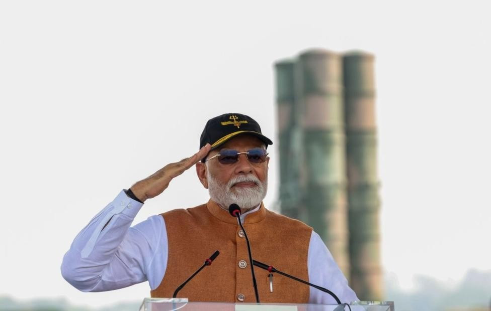 Thủ tướng Modi cũng nhấn mạnh rằng Ấn Độ hiện đã sở hữu công nghệ quân sự mà các đối thủ – đặc biệt là Pakistan không thể sánh kịp. Trong bối cảnh xung đột thực sự, tuyên bố của nhà lãnh đạo Ấn Độ mang ý nghĩa hết sức sâu sắc.