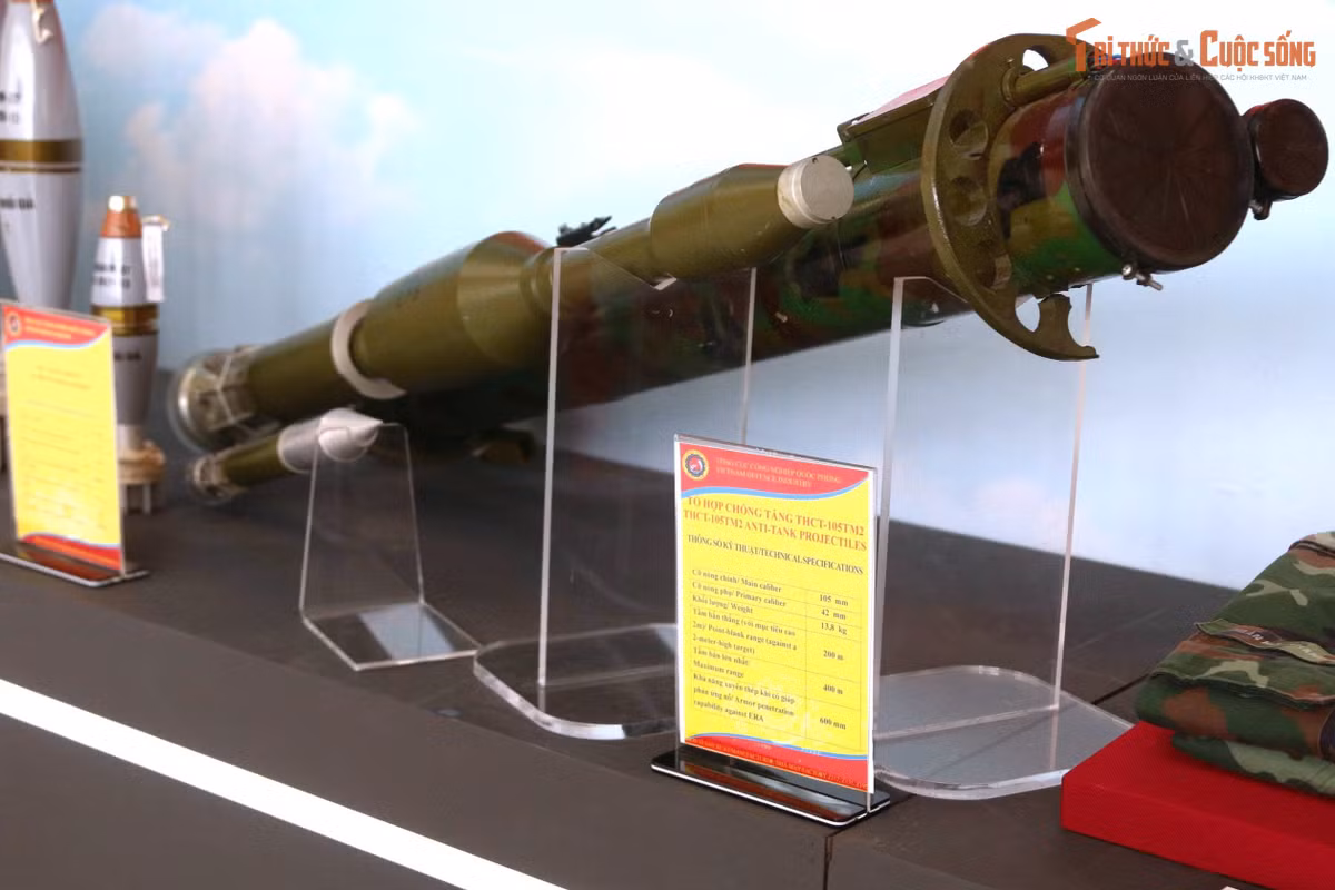 Tổ hợp chống tăng THCT-105TM2 là một trong những sản phẩm tiêu biểu được Tổng cục Công nghiệp quốc phòng giới thiệu rộng rãi đến công chúng nhân dịp kỷ niệm 80 năm Quốc khánh 2/9 vừa qua. Tổ hợp vũ khí này còn minh chứng cho sự phát triển không ngừng của ngành công nghiệp quốc phòng Việt Nam trong chế tạo, sản xuất ra nhiều loại súng chống tăng hiện đại, phục vụ trong huấn luyện cũng như nhiệm vụ sẵn sàng chiến đấu của Quân đội.