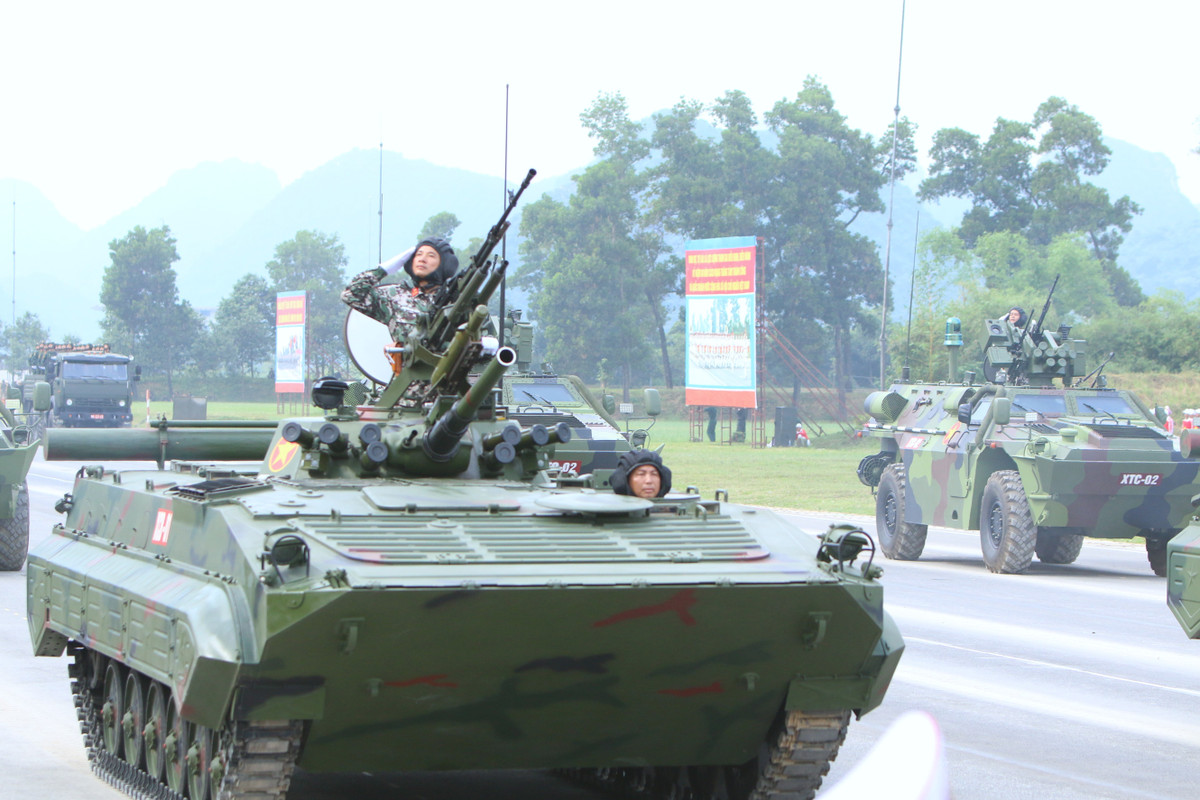 View - Xuất hiện khối xe đặc chủng mới tại tổng hợp luyện diễu binh nhiệm vụ 80 | Báo Tri thức và Cuộc sống - TIN TỨC PHỔ BIẾN KIẾN THỨC 24H