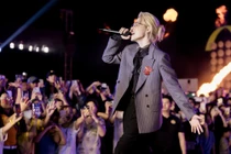Lightstick của Jack: Netizen chờ cơ quan chức năng trả lời