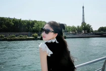 Con gái Quyền Linh như tiểu thư quý tộc du ngoạn ở Paris