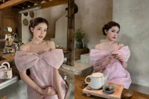 Hot girl Tăng Mỹ Hàn háo hức chờ Tết với bộ ảnh thưởng trà đoan trang