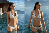 Chi Pu diện bikini hai mảnh thả dáng 'cực nét'