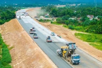 Cao tốc Quảng Ngãi – Hoài Nhơn thi công xuyên đêm chạy nước rút