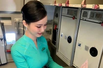 Nữ tiếp viên hút 7 triệu lượt xem chỉ với 1 khoảnh khắc