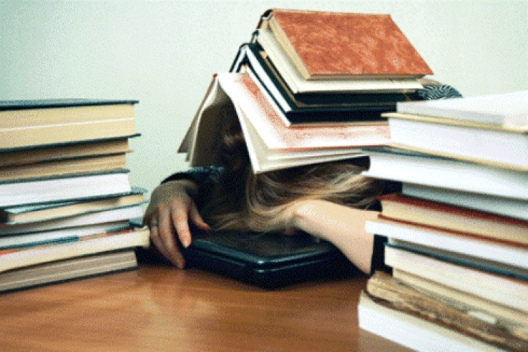 Hoc sinh cuoi cap: “Giai doan gap rut roi, nhung em met moi qua“