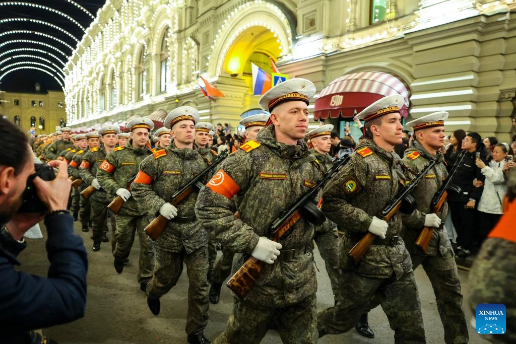 Ấn tượng buổi diễn tập chuẩn bị cho lễ duyệt binh Ngày Chiến thắng