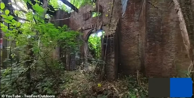 Cảnh rùng rợn trong hòn đảo bỏ hoang 60 năm ở New York