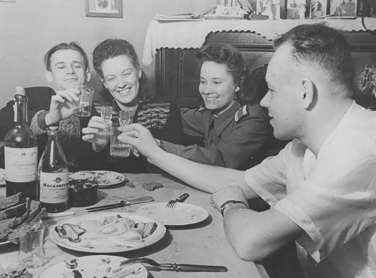 Loạt khoảnh khắc cực hiếm hé lộ cuộc sống ở Liên Xô năm 1945