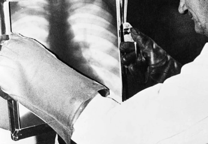 Loạt bức ảnh lịch sử khiến thế giới sửng sốt