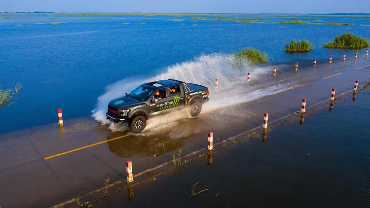 Choáng ngợp con đường ngập nước đẹp nhất Trung Quốc 