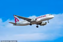 Máy bay quay đầu giữa không trung vì tên lửa của Iran