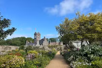 Ngỡ ngàng cuộc sống trên đảo tí hon là "thiên đường thuế"