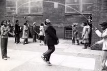 Cận cảnh cuộc sống ở Brooklyn những năm 1980