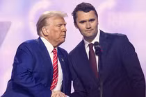 Diễn biến vụ xả súng khiến đồng minh của ông Trump tử vong