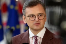 Vì sao cựu Ngoại trưởng Ukraine bí mật rời đất nước giữa đêm?