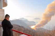 Triều Tiên thử nghiệm động cơ tên lửa nhiên liệu rắn lực đẩy cao