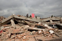 Mái nhà hàng đổ sập ở Brazil, nhiều người thương vong