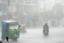 Mưa đá kinh hoàng ở Pakistan, hơn 100 người thương vong