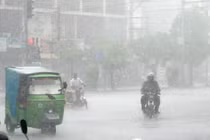 Mưa đá kinh hoàng ở Pakistan, hơn 100 người thương vong