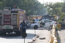 Hiện trường vụ đánh bom liều chết ngoài tòa án ở Pakistan 