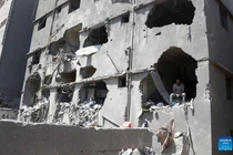 Cảnh tan hoang ở thủ đô Yemen sau cuộc không kích của Israel