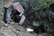 Xe tải lao xuống vực sâu ở Ấn Độ, hơn 20 công nhân tử vong