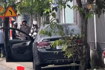 Phát hiện thi thể cô gái đang phân huỷ trong cốp xe ô tô