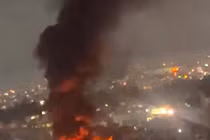 Cháy kho phế liệu trong khu dân cư ở Bình Hưng Hòa, người dân hoảng loạn