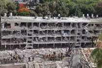 Iran tấn công căn cứ quân sự Mỹ tại Qatar