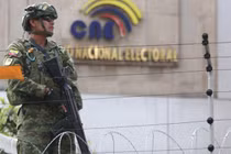 Thẩm phán ở Ecuador bị bắn tử vong khi đang đưa con đến trường