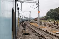 Tàu hỏa đâm trúng nhóm công nhân đường sắt, 4 người tử vong