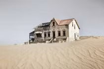 Cảnh kinh ngạc bên trong thị trấn 'ma' từng là mỏ kim cương