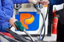 Ngân sách có thể tạm ứng 4.000-5.000 mỗi lít xăng dầu