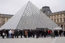 Giám đốc Bảo tàng Louvre từ chức sau vụ trộm trang sức