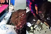 Phát hiện thi thể dưới nền gạch, lộ tội ác rúng động