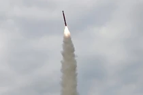 Triều Tiên phóng thử tên lửa trước thềm ông Trump thăm Hàn Quốc