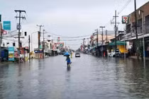 Bão Bualoi gây ngập lụt nghiêm trọng ở Thái Lan, 7 người thiệt mạng