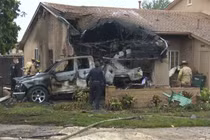 Hiện trường vụ máy bay lao xuống khu dân cư ở Mỹ