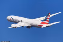 Hỏa hoạn ở khoang hành khách, máy bay chở 166 người hạ cánh khẩn