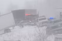 Hơn 100 xe va chạm liên hoàn trên cao tốc ở Mỹ