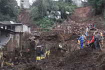 Hình ảnh mưa lũ tàn phá Mexico, 64 người thiệt mạng