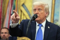 Ông Trump cảnh báo Tổng thống Putin đang "đùa với lửa"