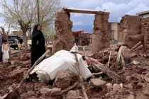 Nhà sập vì mưa lũ, gia đình 5 người tử vong