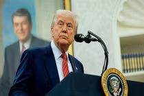 Ông Trump ký sắc lệnh cấm nhập cảnh với công dân 12 quốc gia