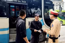 Công an Hà Nội siết kiểm tra, xử lý xe khách vi phạm dịp nghỉ lễ